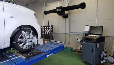 ホイールアライメント